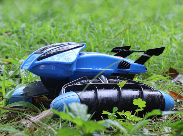 Waterproof Amphibious Wireless Remote Control Electric Speedboat - Image 6